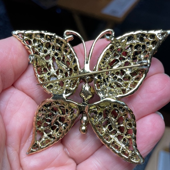 Gorgeous large Butterfly Rhinestone Brooch - Picture 2 of 3